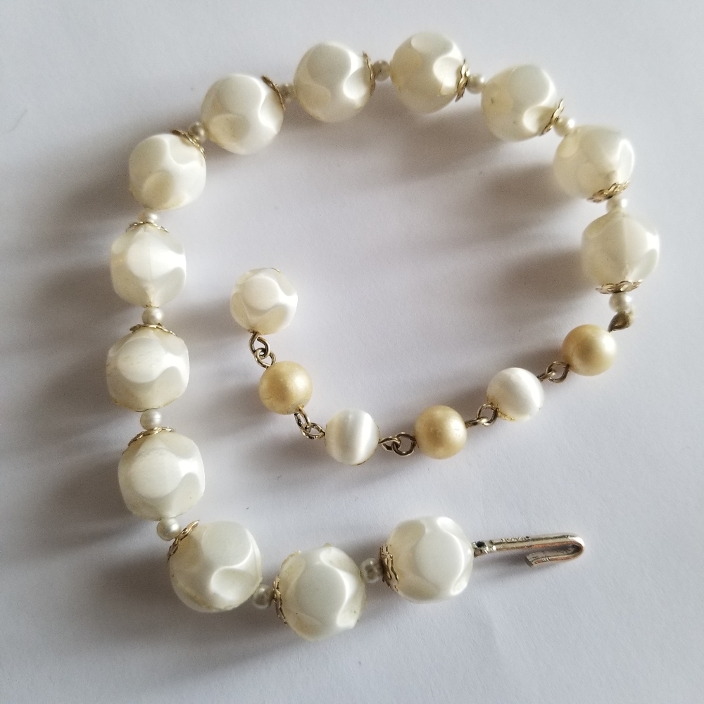 Vintage necklace white beads choker Japan